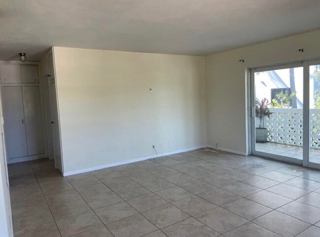 Building Photo - 220 Inlet Way