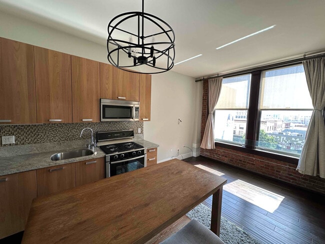 Photo - 460 S Spring St Apartment