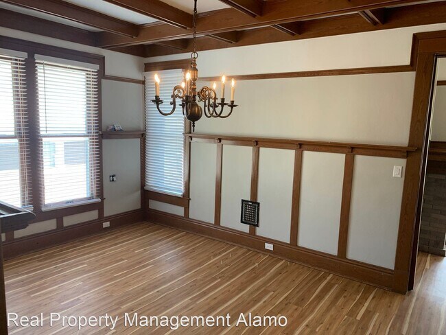 Foto del edificio - 3 br, 1 bath House - 417 Maverick St