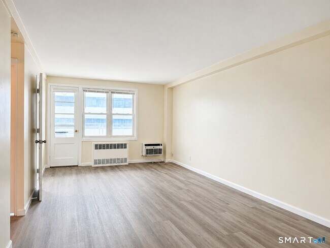 Foto del edificio - 700 Summer St