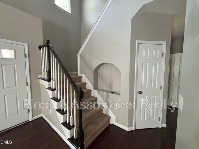 Building Photo - 2101 Jerimouth Dr