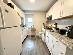 Building Photo - 57 Bennington St