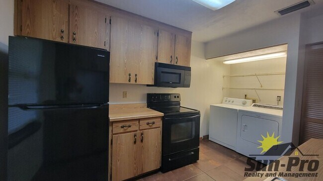 Foto del edificio - 1668 Spring Garden Ct