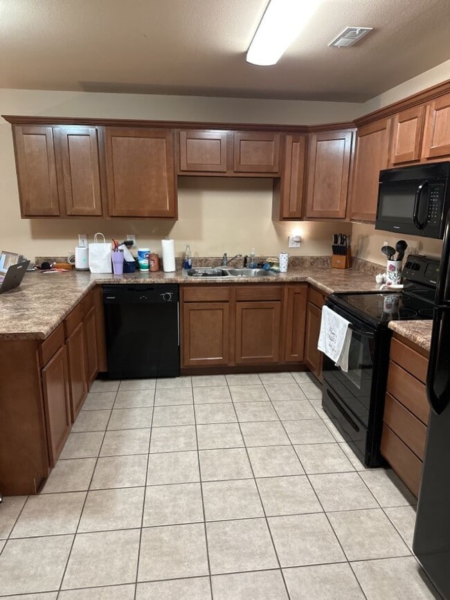 Building Photo - 184 Lyle Curtis Cir