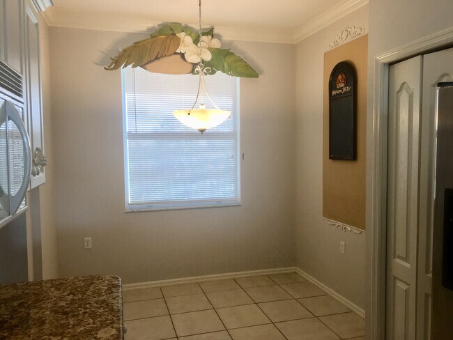 Building Photo - 8550 Kingbird Loop