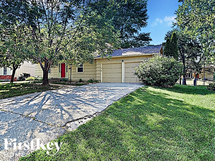 8408 W 89th St, Overland Park, KS 66212 House Rental in Overland Park, KS