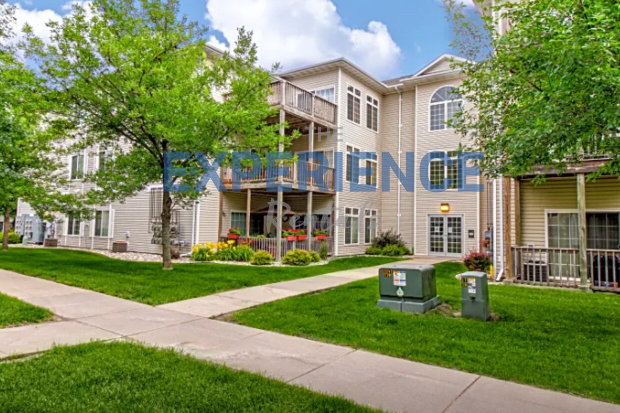 Foto principal - 7438 S Louise Ave