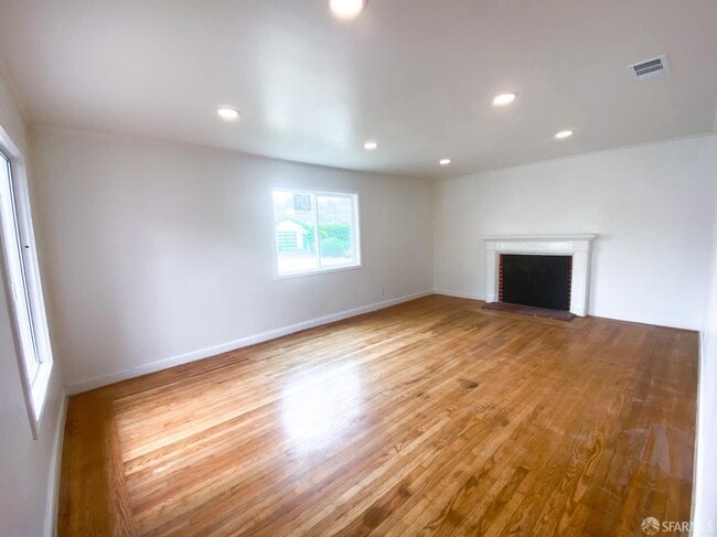 Building Photo - 508 90th St
