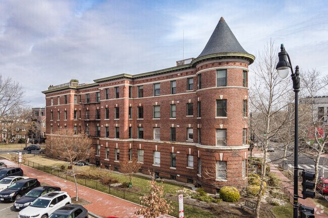 Building Photo - The Leumass Apartments