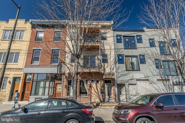 Building Photo - 329 W Girard Ave