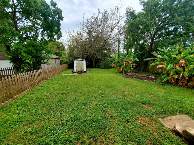 Photo - Large one story 3 bedroom Victorian cottage House