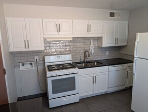 Building Photo - 10204 Candelaria Rd NE