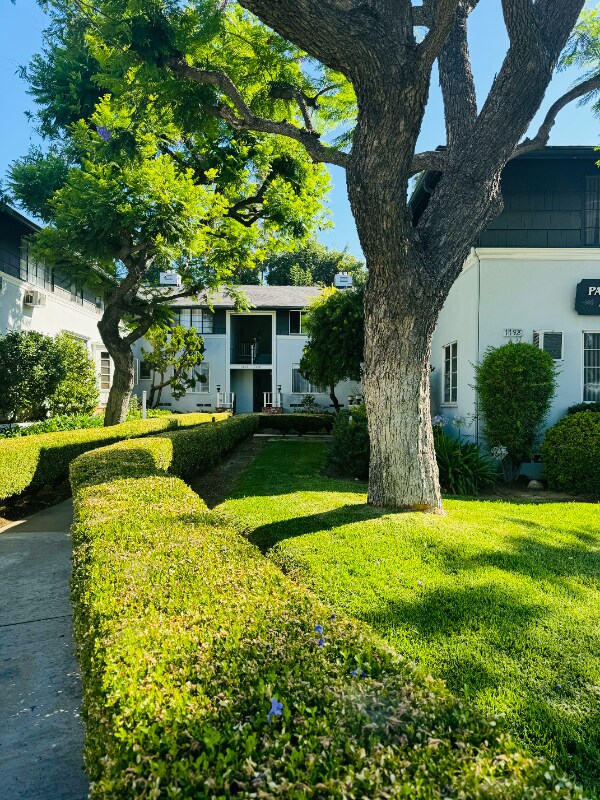 Foto del edificio - 1788 Grevelia St