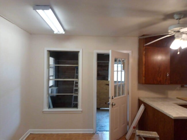 Building Photo - 20 Josephine Ln