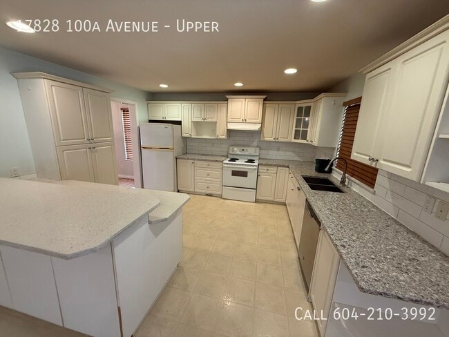 Building Photo - Family Upper with A/C