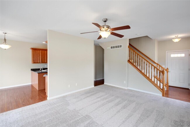 Foto del edificio - 400 Willott Square Dr