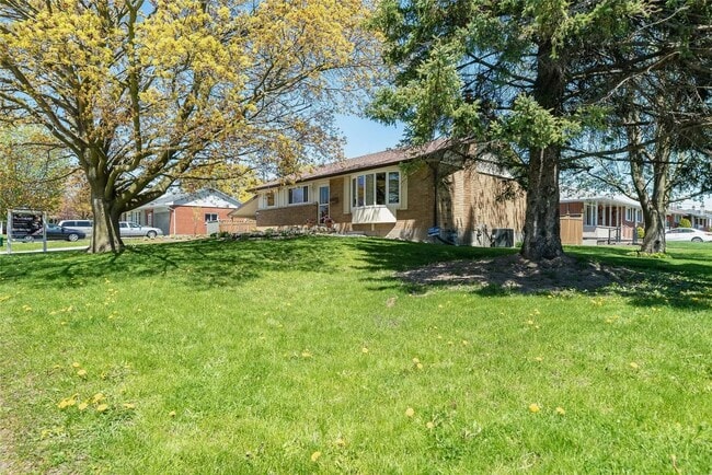 Building Photo - Fantastic 3-Bedroom Main Floor Apartment for Rent in Bowmanville