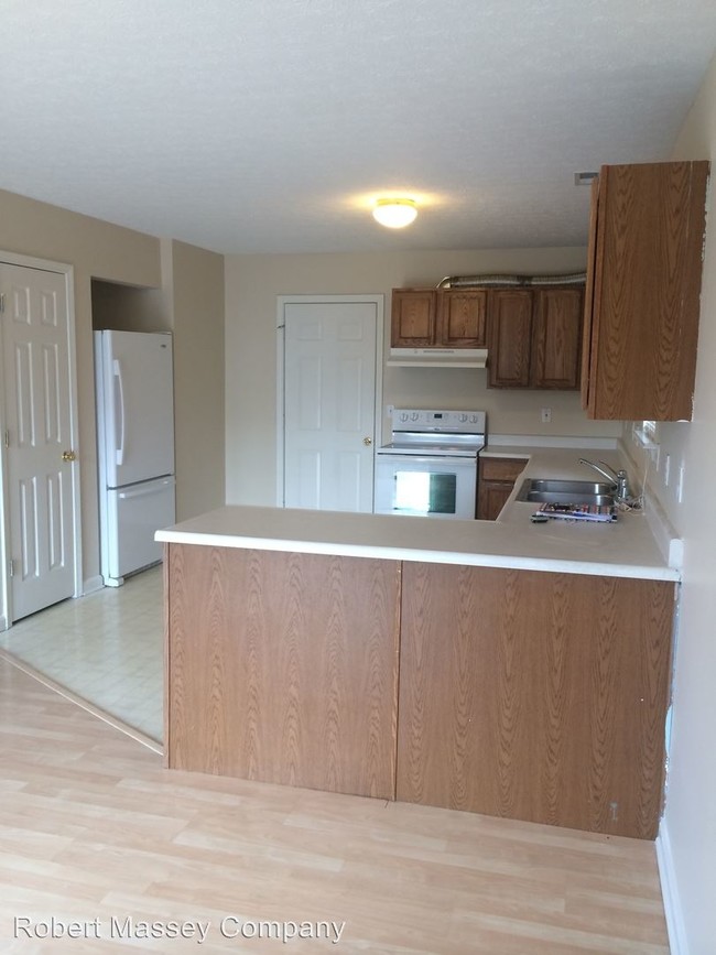 Building Photo - 3916 Pinoak View Ct