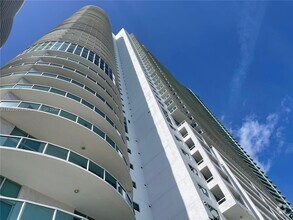 Building Photo - 1800 N Bayshore Dr