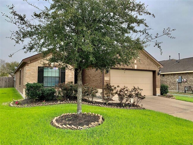 Building Photo - 3203 Southern Green Dr