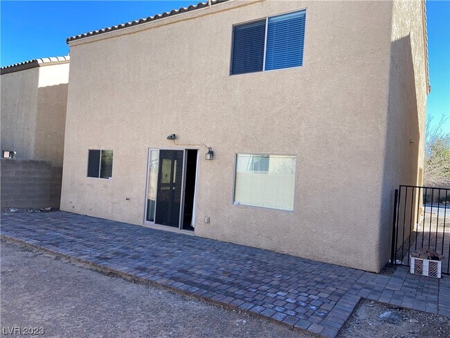 Foto del edificio - 9036 Tolford Ave
