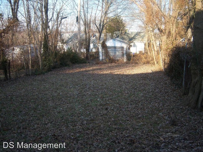 Building Photo - 2 br, 1 bath House - 6339 Albertine