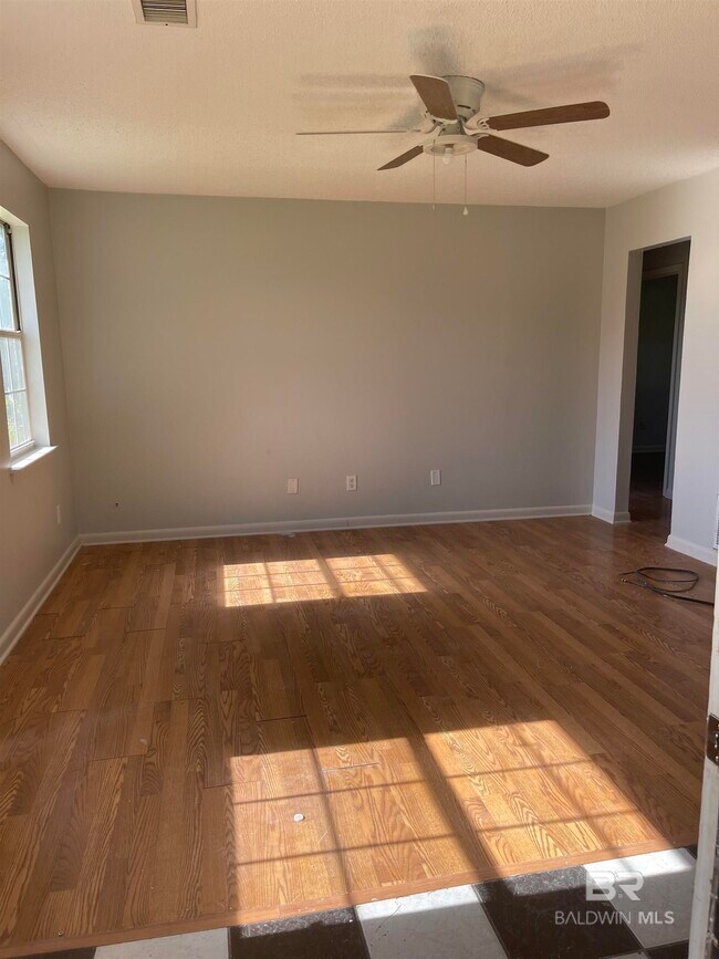 Building Photo - 62 Northgate Cir