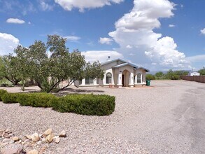 Building Photo - 4441 S Pueblo Ave