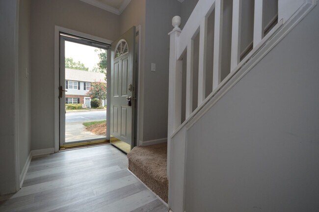 Foto del edificio - 4324 Pine Springs Ct