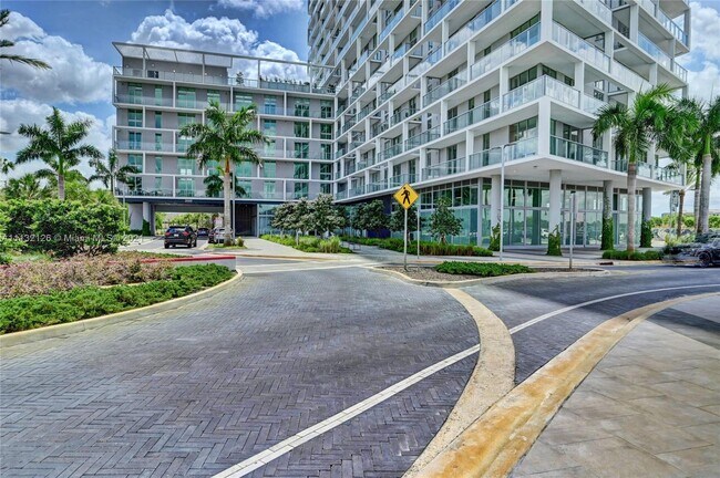 Building Photo - 2000 Metropica Way