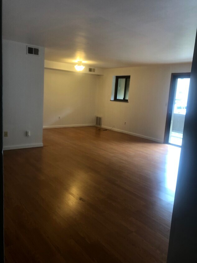 Foto principal - 71 Locust Ridge Dr