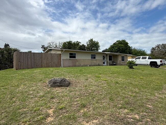 Photo - Spacious 4-bedroom, 2-bath pool home