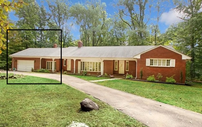 Building Photo - 12 Jenick Ln