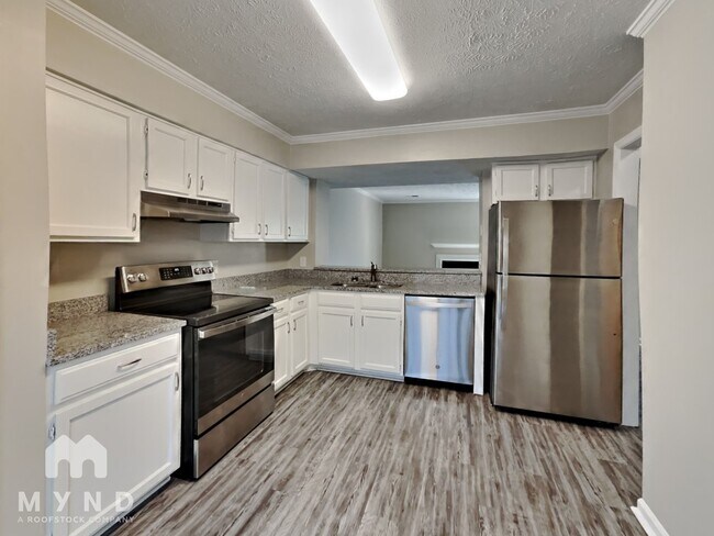 Foto del edificio - 461 Claircrest Dr