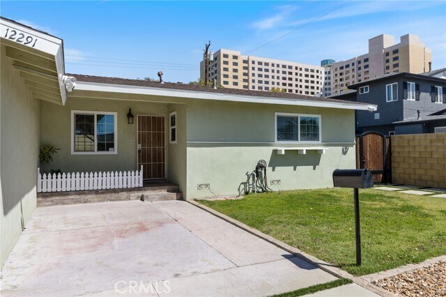 Foto del edificio - 12291 Hampton Ave