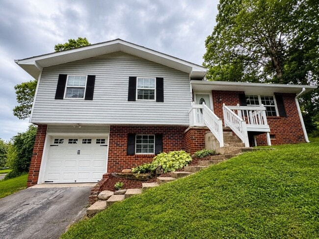 Building Photo - 9134 Westminister Cir Dr
