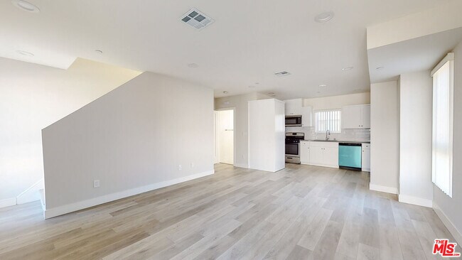 Building Photo - 307 Rosemont Ave