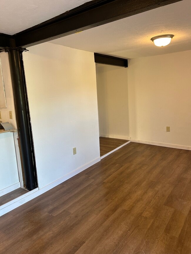 Building Photo - 918 Owens Ave