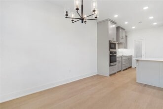 Building Photo - 6902 SW Basswood Ave