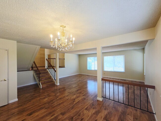 Foto del edificio - Tri-level Single Family Home