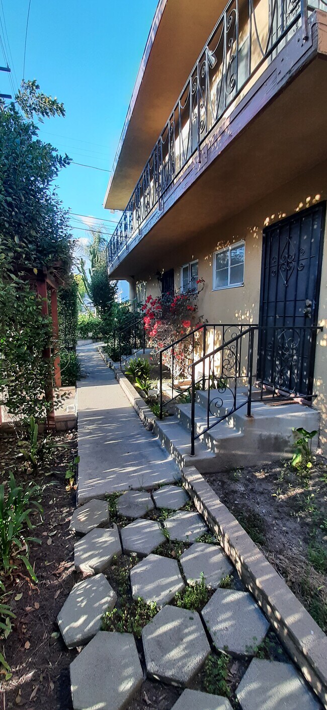 Foto del edificio - 4650 Ellenwood Dr