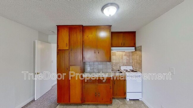 Building Photo - 11014 Paloma Ave