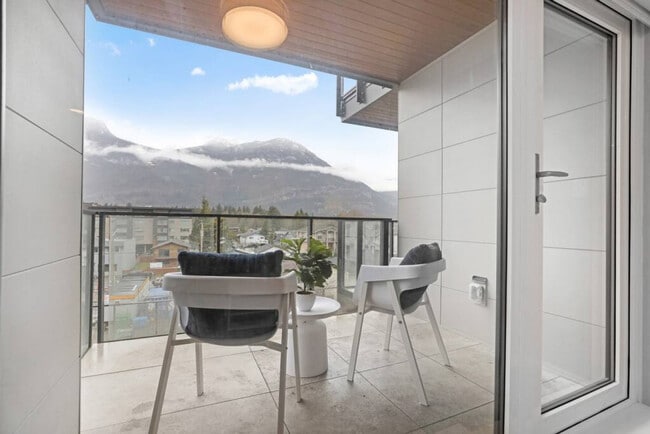 Building Photo - 38037 2 Avenue-SI ID1051760P