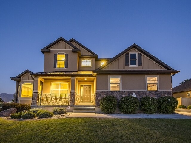 Building Photo - 10293 S Jordan Creek Dr