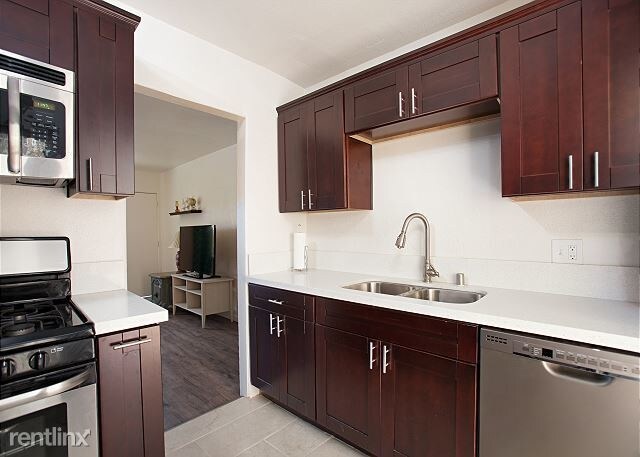 Building Photo - 2 br, 1 bath Apartment - 2765 G St