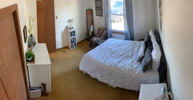 Building Photo - 1120 W Hamilton Ave