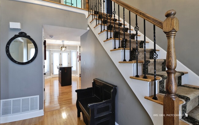 Building Photo - 1221 Creekside Dr