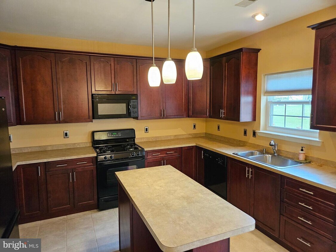 22 Arbor Cir, Colmar, PA 18915 Townhome Rentals in Colmar PA