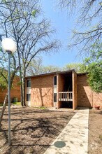 Building Photo - 1505 Fairway Dr