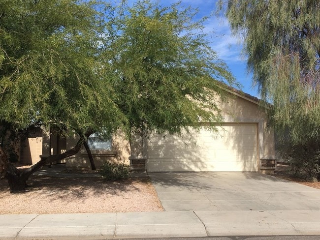 Building Photo - 4090 E Silverbell Rd